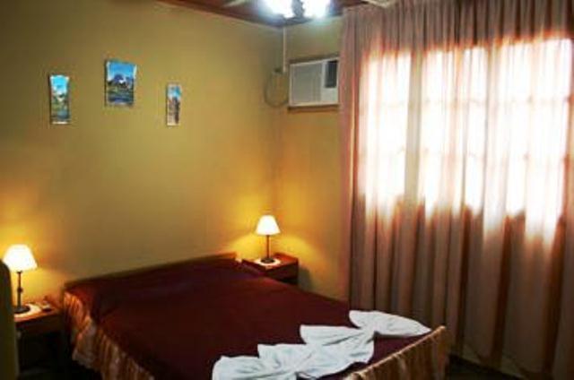 Residencial Arcoiris Hotel Puerto Iguazú Værelse billede