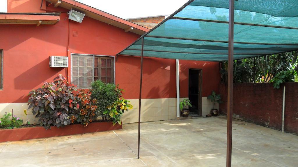 Residencial Arcoiris Hotel Puerto Iguazú Eksteriør billede