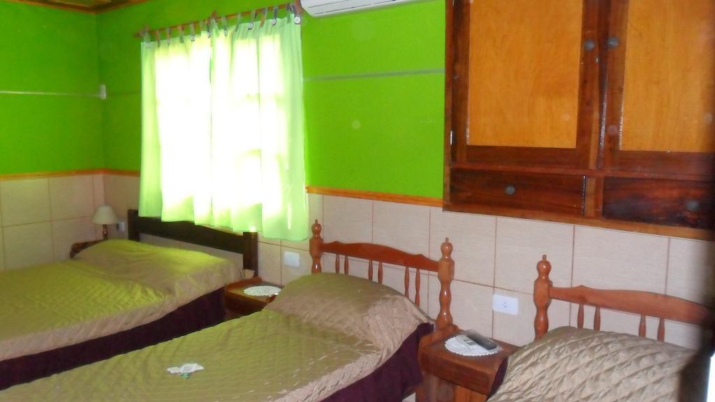 Residencial Arcoiris Hotel Puerto Iguazú Værelse billede