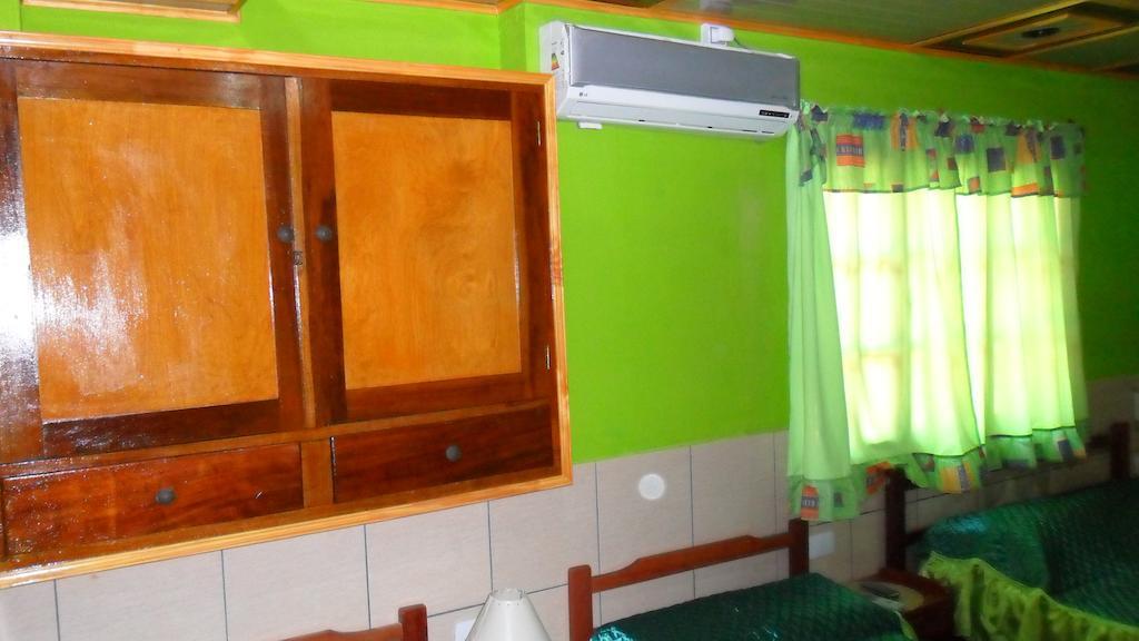 Residencial Arcoiris Hotel Puerto Iguazú Værelse billede